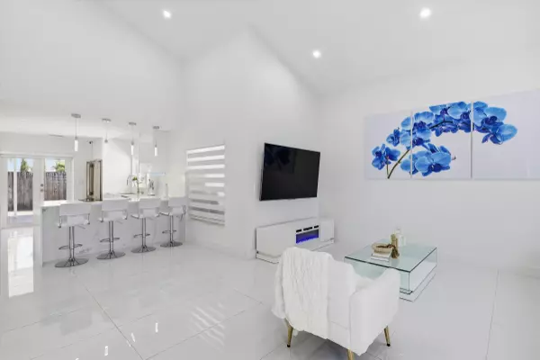 18930 NW 63rd Ct CT, Hialeah, FL 33015