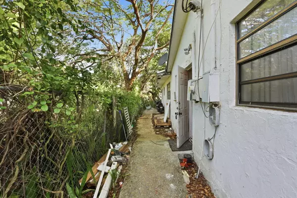 Hollywood, FL 33020,1918 Sheridan ST 1-2