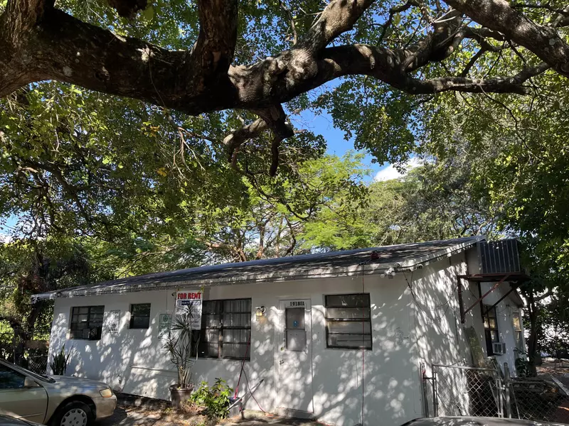 1918 Sheridan ST 1-2, Hollywood, FL 33020