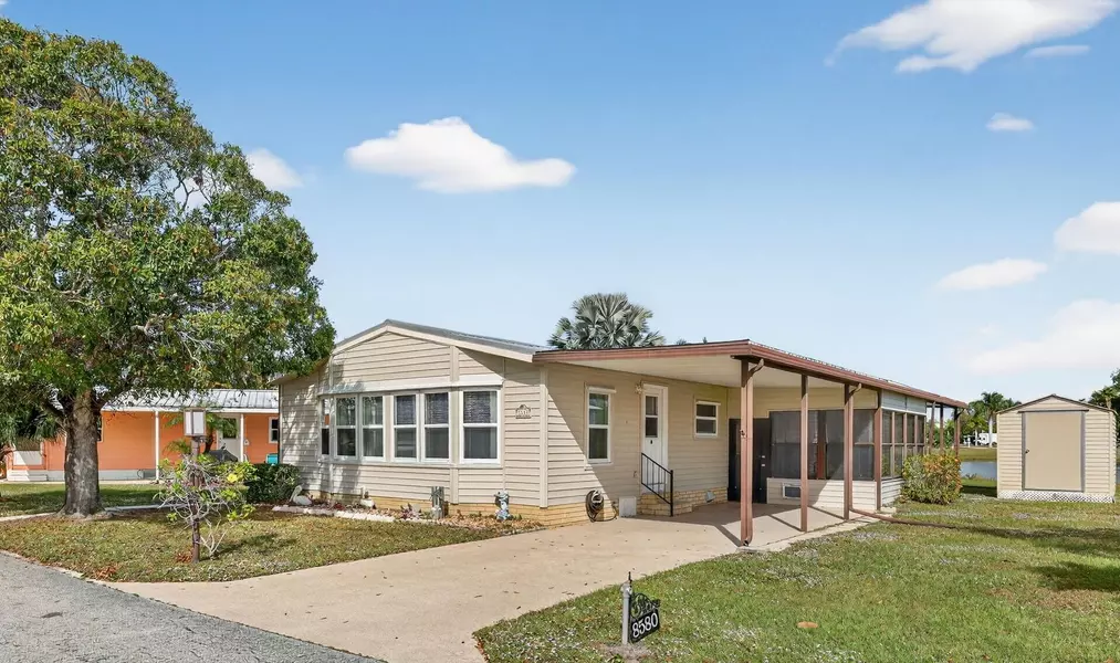 8580 Mary Ann LN, Port Saint Lucie, FL 34952
