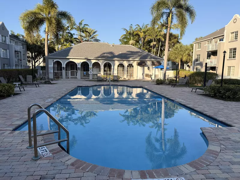 520 SW 111th AVE 202, Pembroke Pines, FL 33025