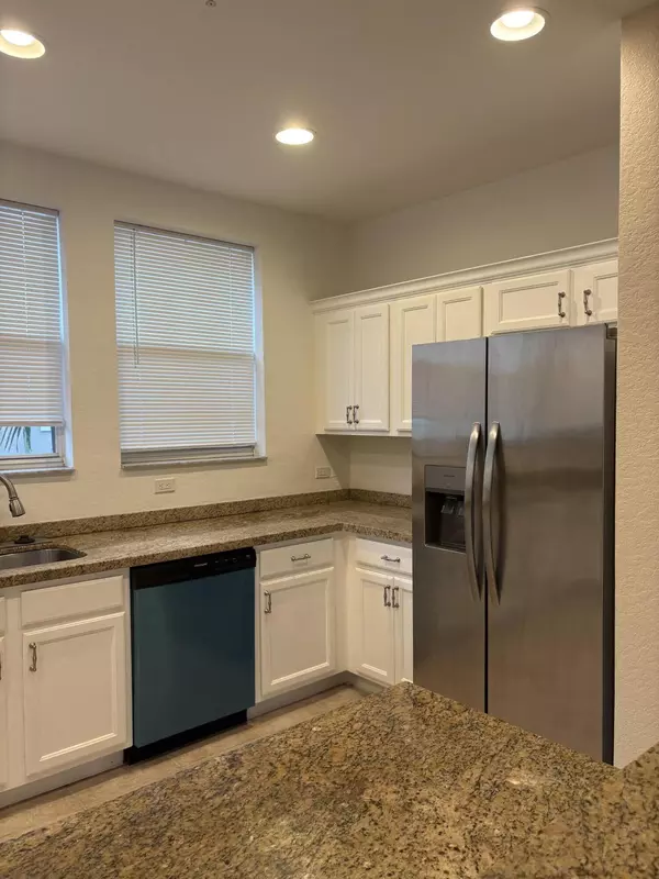 West Palm Beach, FL 33401,833 Millbrae CT 4