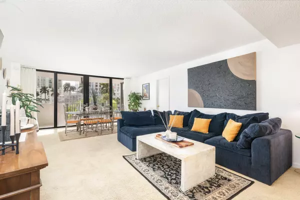 West Palm Beach, FL 33401,1200 S Flagler DR 306