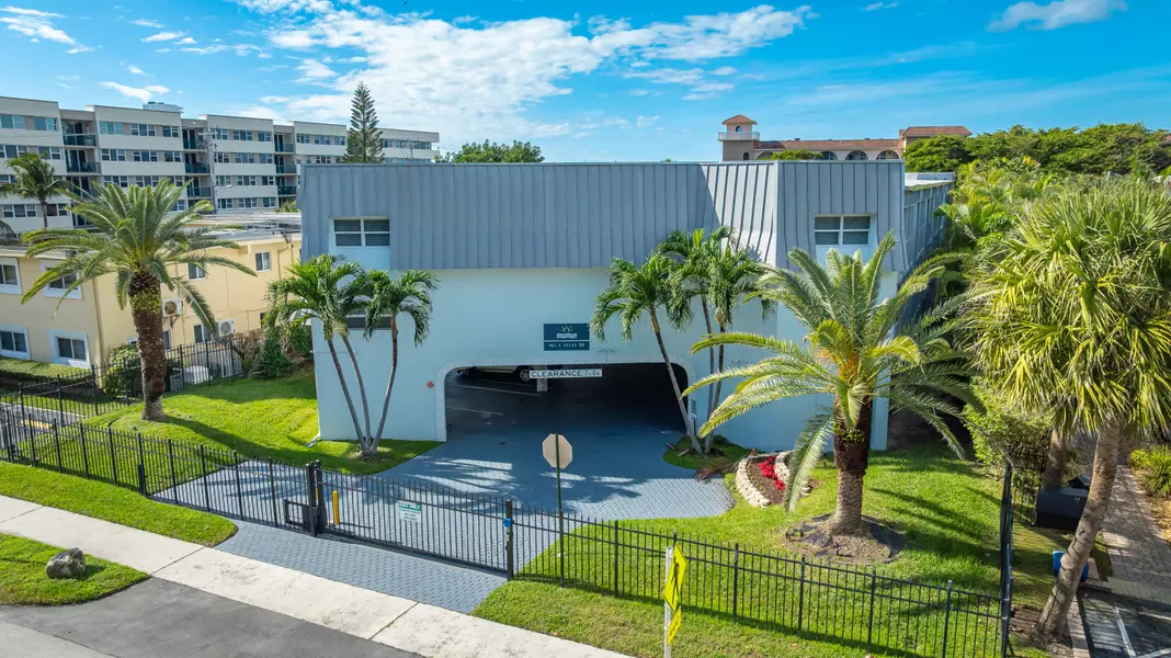 961 S Ocean DR 302, Deerfield Beach, FL 33441