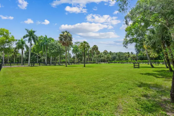 Loxahatchee Groves, FL 33470,3570 B RD
