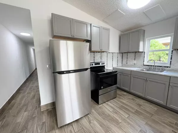 Riviera Beach, FL 33404,1050 W 7th ST