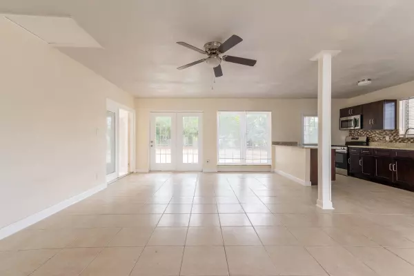 Port Saint Lucie, FL 34983,170 SE Serenata CT