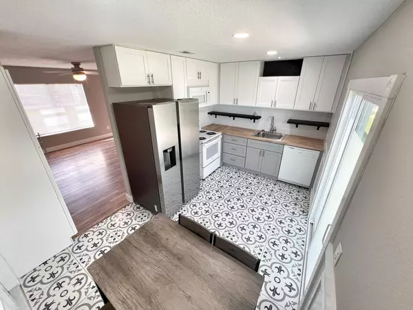 Port Saint Lucie, FL 34983,271 NW Archer AVE