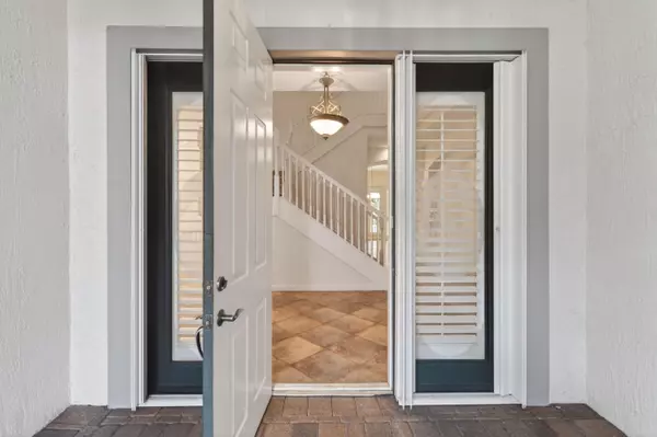 Palm Beach Gardens, FL 33410,916 Mill Creek DR