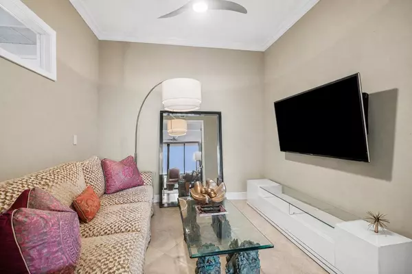 West Palm Beach, FL 33401,701 S Olive AVE 1706