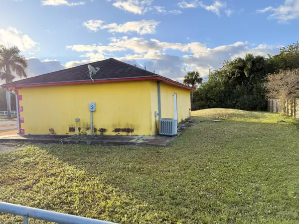 Fort Pierce, FL 34981,2950 Edwards RD