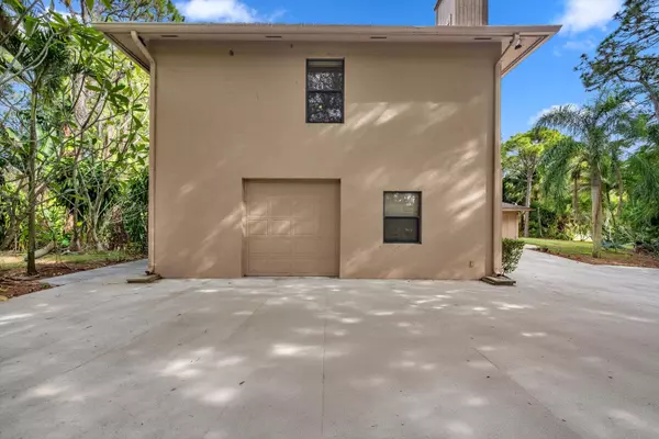 Palm Beach Gardens, FL 33418,7169 N 154th CT