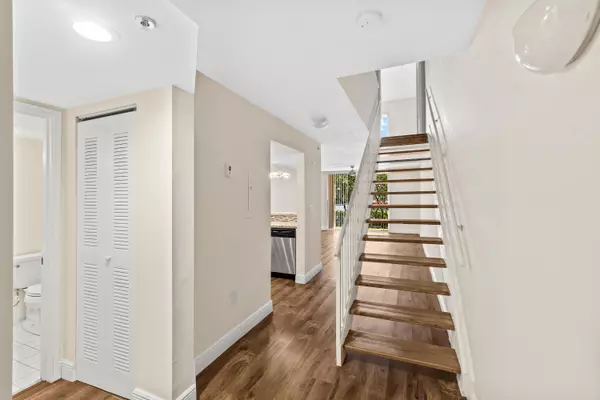 Hypoluxo, FL 33462,600 Scotia DR 104