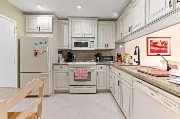 Coconut Creek, FL 33066,1202 Bahama BND J2