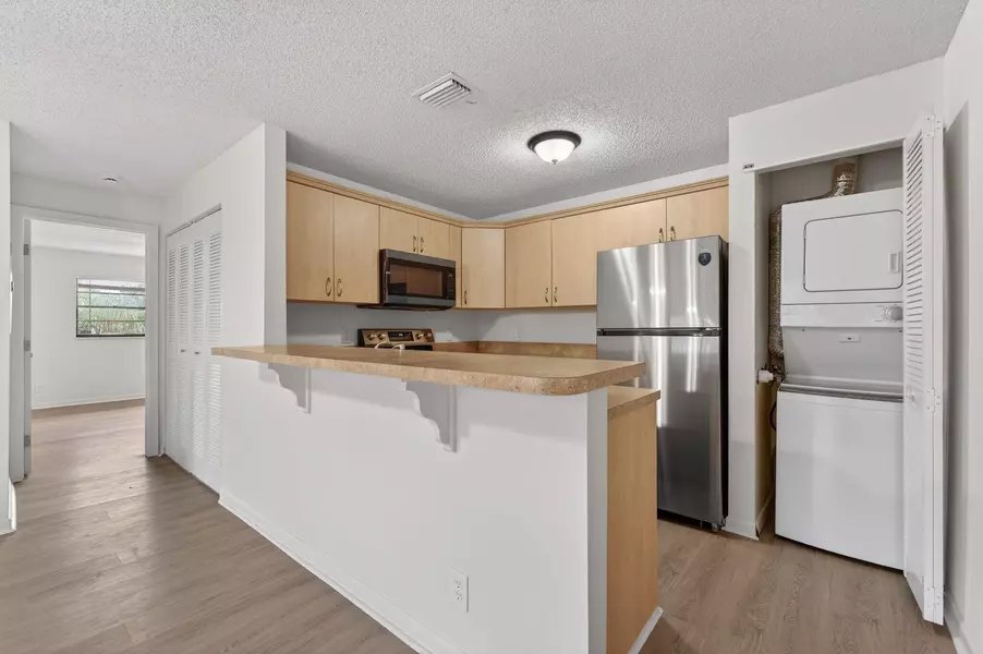 9418 NW 49th PL, Sunrise, FL 33351