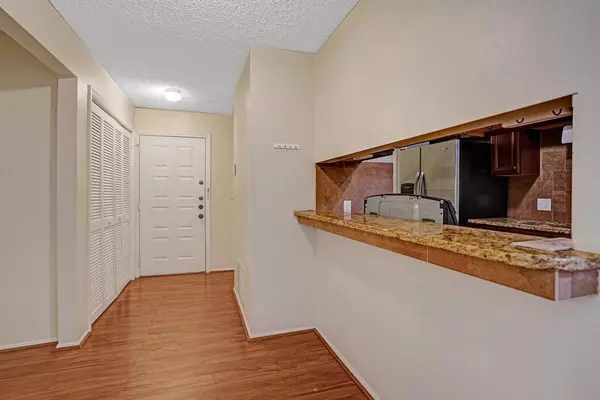 Boynton Beach, FL 33426,2301 N Congress AVE 27