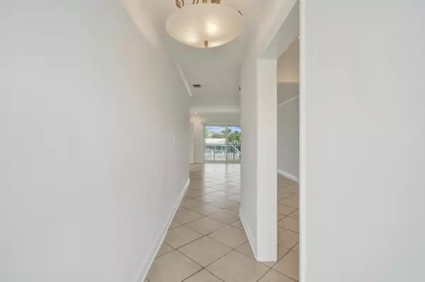 Lighthouse Point, FL 33064,2311 NE 36th ST 2f