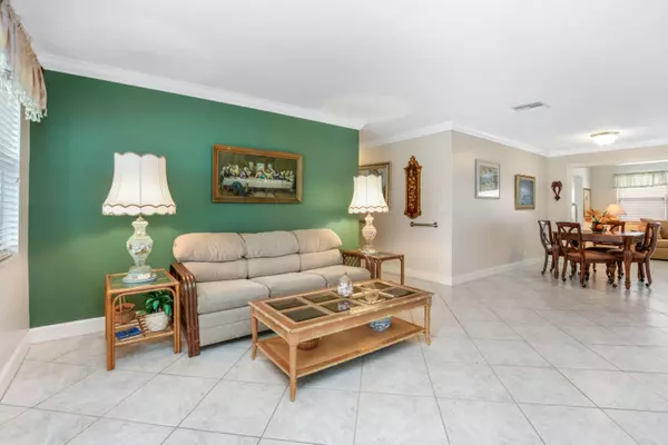 Boynton Beach, FL 33426,511 SW 18th ST