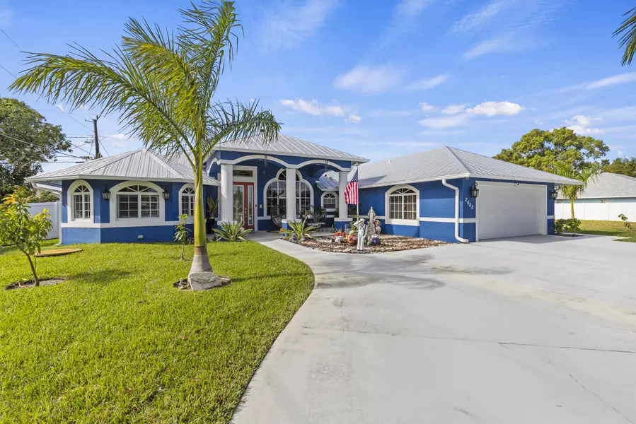 2502 SE Lakewood ST, Port Saint Lucie, FL 34952