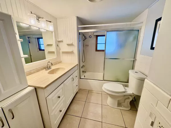 Hollywood, FL 33021,3341 State ST