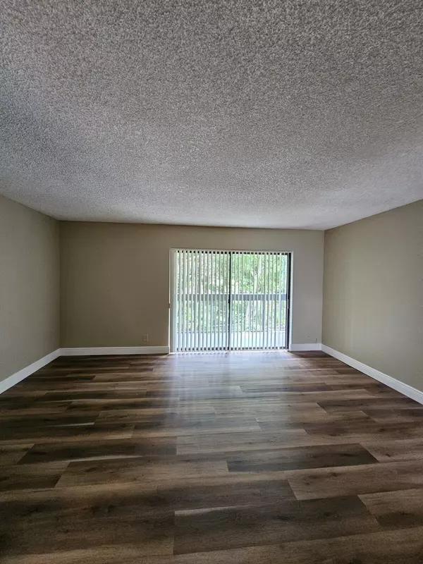 1850 N Congress AVE 206, West Palm Beach, FL 33401