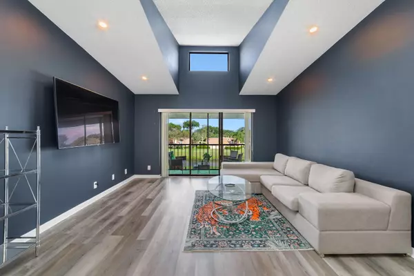 West Palm Beach, FL 33409,1108 Green Pine BLVD H3