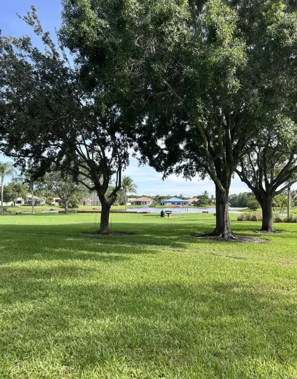 Port Saint Lucie, FL 34986,780 SW Aruba Bay