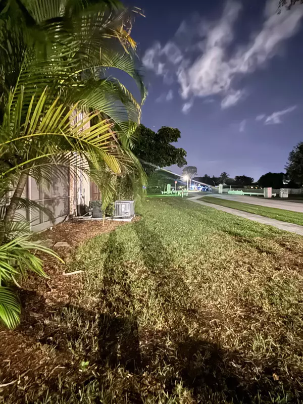 Palm Beach Gardens, FL 33410,10821 N Military TRL 19