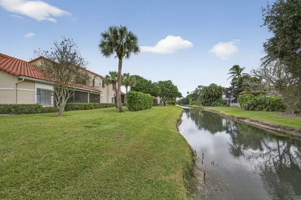 Palm Beach Gardens, FL 33418,908 Windermere WAY