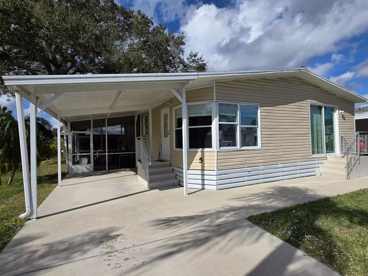 Port Saint Lucie, FL 34952,5 Hermosa LN