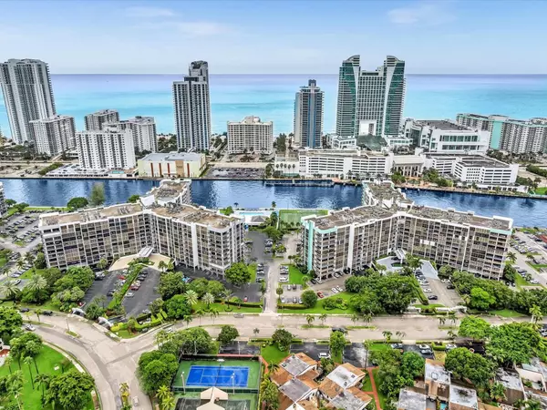 600 Parkview DR 719, Hallandale Beach, FL 33009