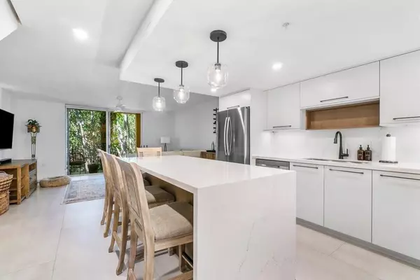 Hypoluxo, FL 33462,1100 Scotia DR 105