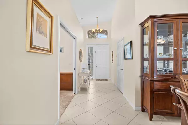 Port Saint Lucie, FL 34986,334 NW Springview LOOP