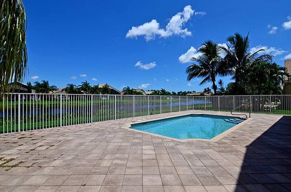 7046 Great Falls CIR, Boynton Beach, FL 33437