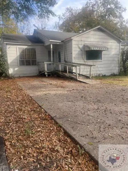 1324 Della St., Texarkana, TX 75501