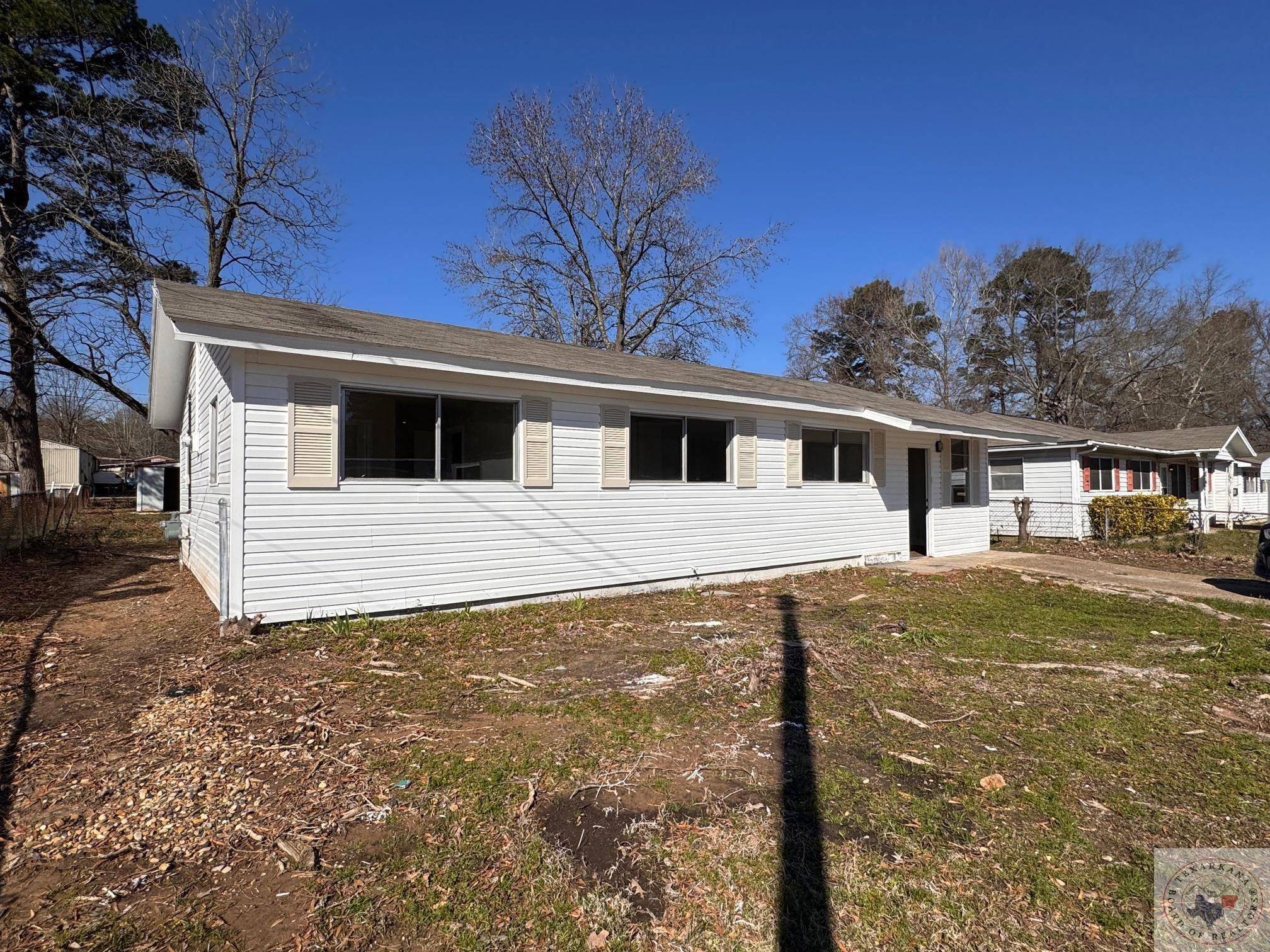 228 Shellwood, Wake Village, TX 75501