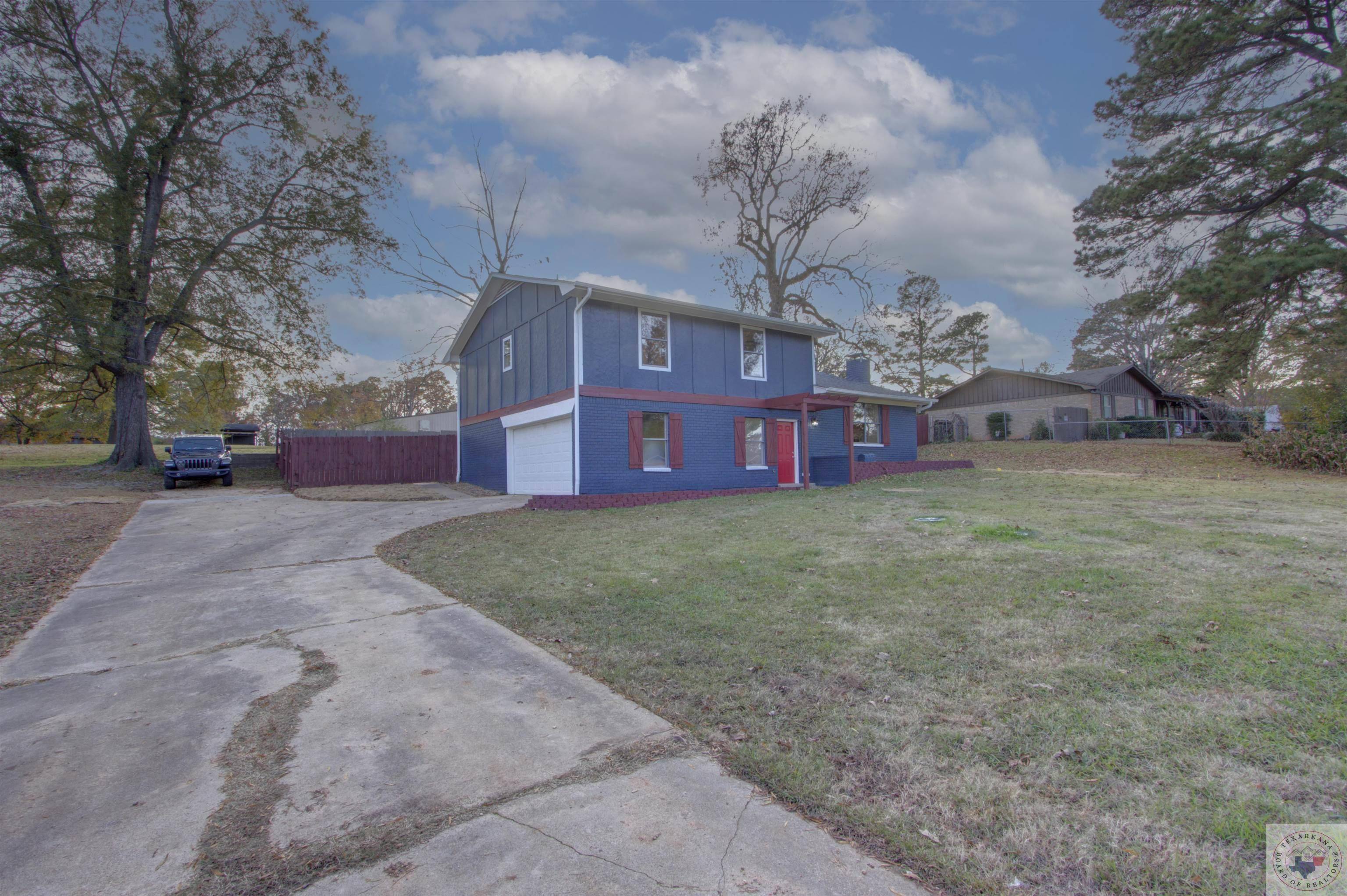 4 Pine Ridge Circle, Texarkana, TX 75503