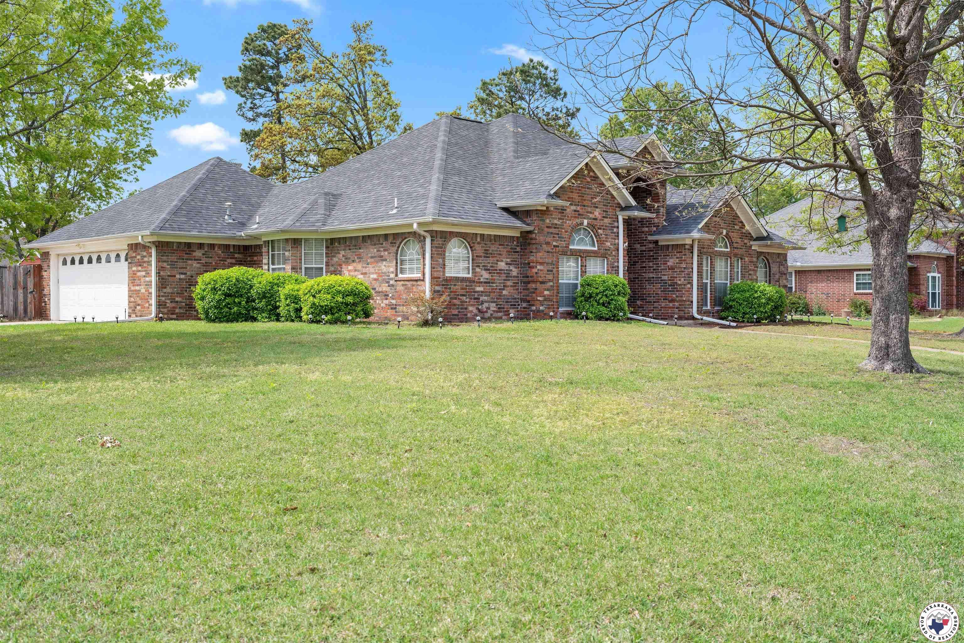 6101 Summerwood Lane, Texarkana, AR 71854