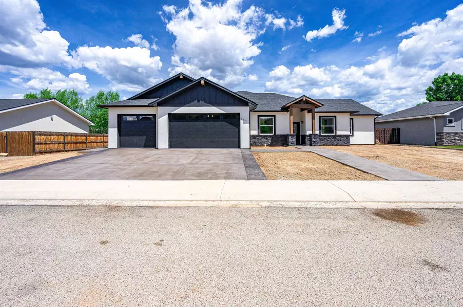 964 E 17th Street, Rifle, CO 81650