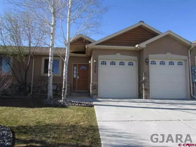 228 Crossroads Circle, Montrose, CO 81401