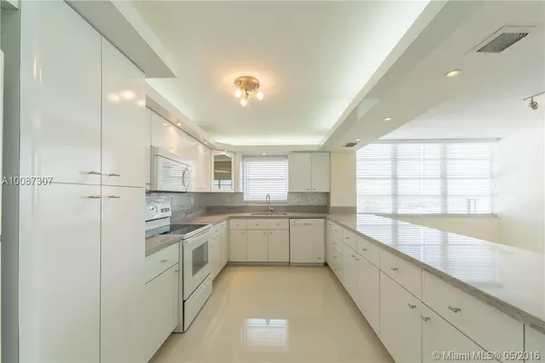 Aventura, FL 33160,2780 NE 183rd St #1101