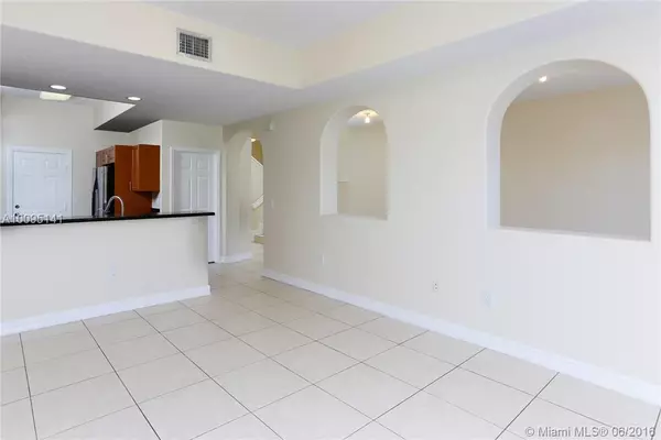 Aventura, FL 33180,3182 NE 211th St
