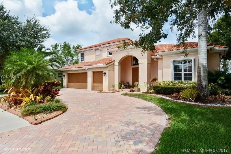 3723 W Lake Estates Dr, Davie, FL 33328