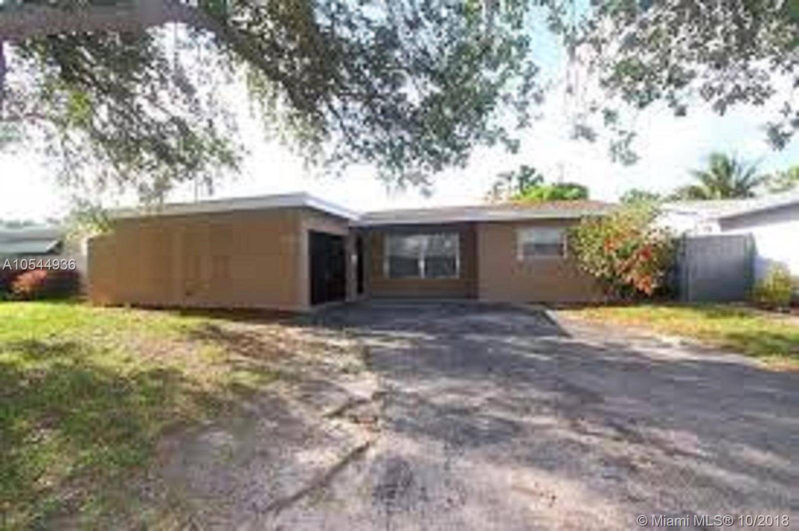 6757 Dogwood Dr, Miramar, FL 33023