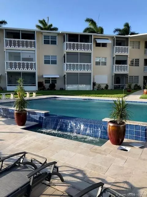 Pompano Beach, FL 33060,700 Pine Dr #206