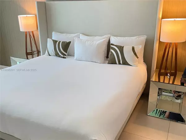 Hollywood, FL 33019,4111 S OCEAN DR #1107