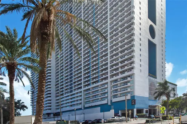 1717 N Bayshore Dr, Miami, FL 33132