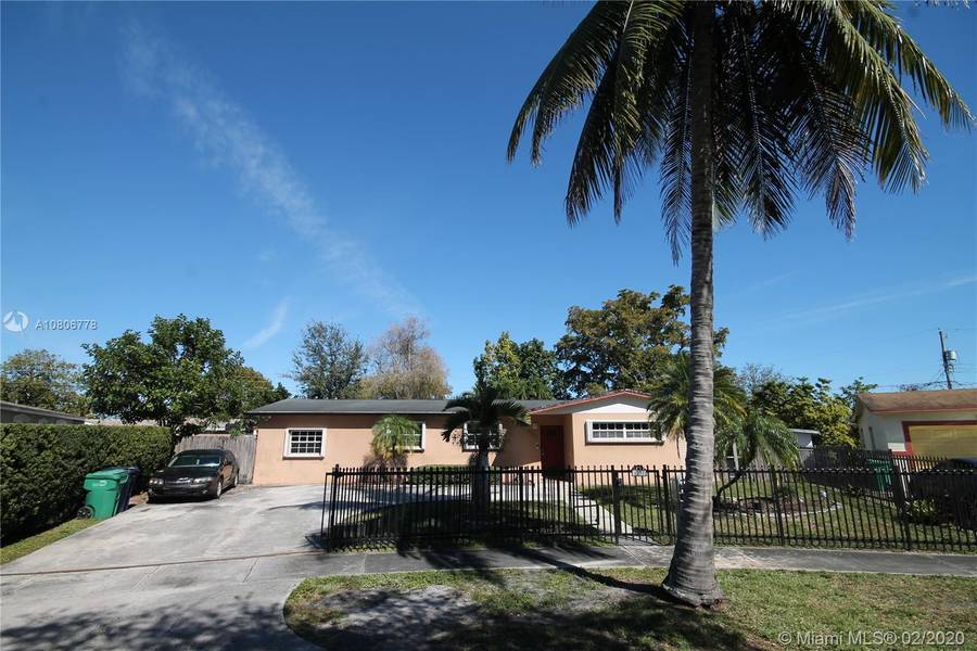 8231 NW 170th Ter, Hialeah, FL 33015