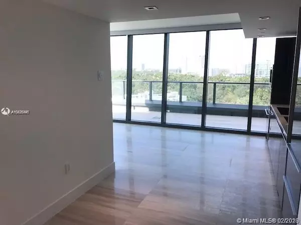 Miami, FL 33131,1451 Brickell Ave #904