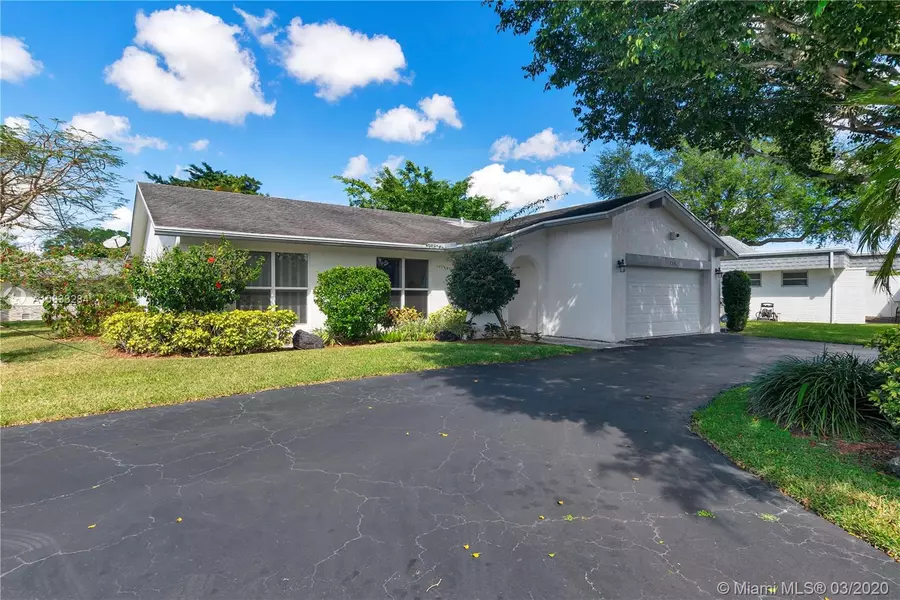 4508 Norfolk Island Pine Dr, Tamarac, FL 33319